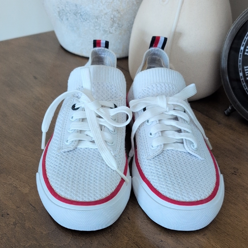 Stylish Tommy Hilfiger  White Women's Sneakers